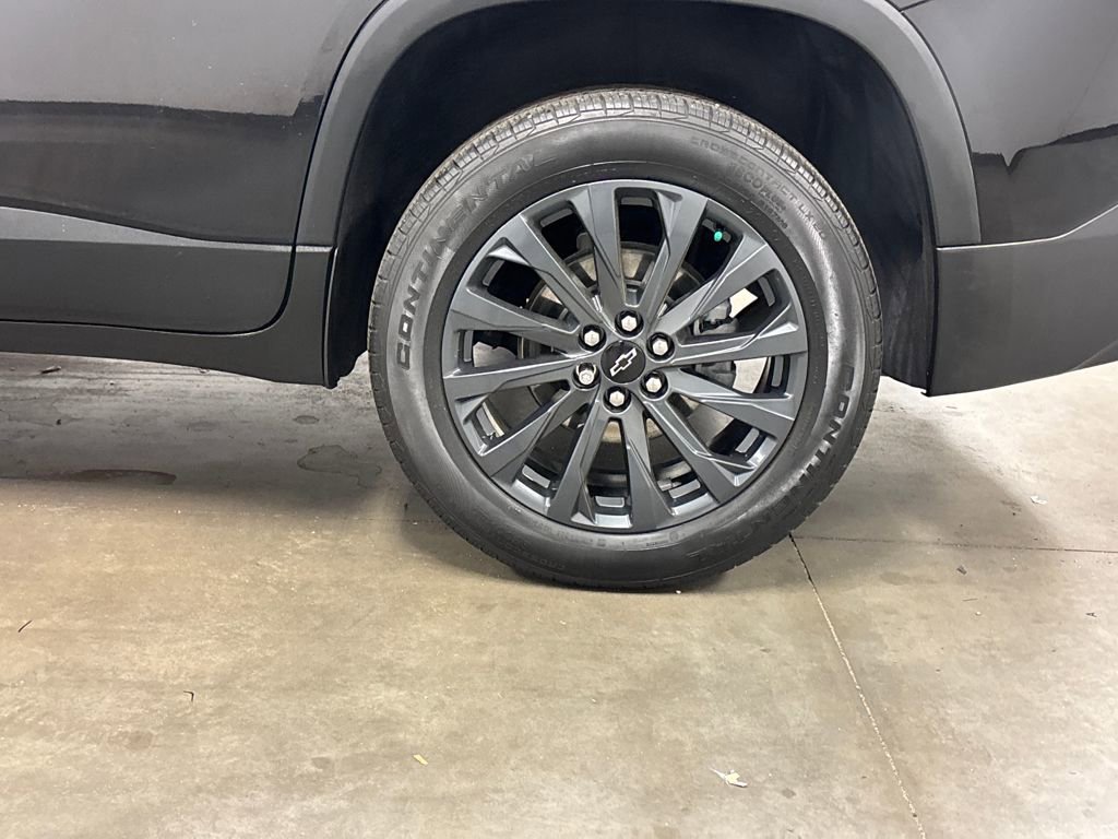 Used 2022 Chevrolet Traverse RS image 11