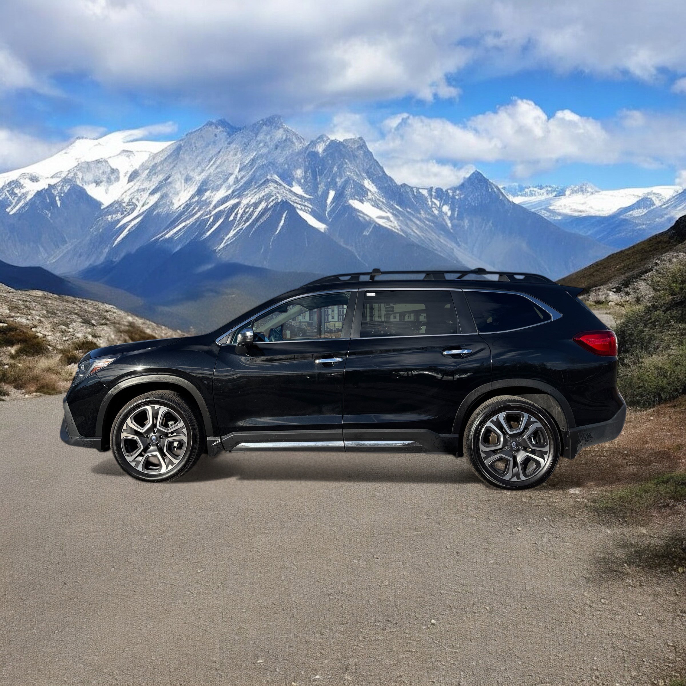 Used 2023 Subaru Ascent Touring image 2