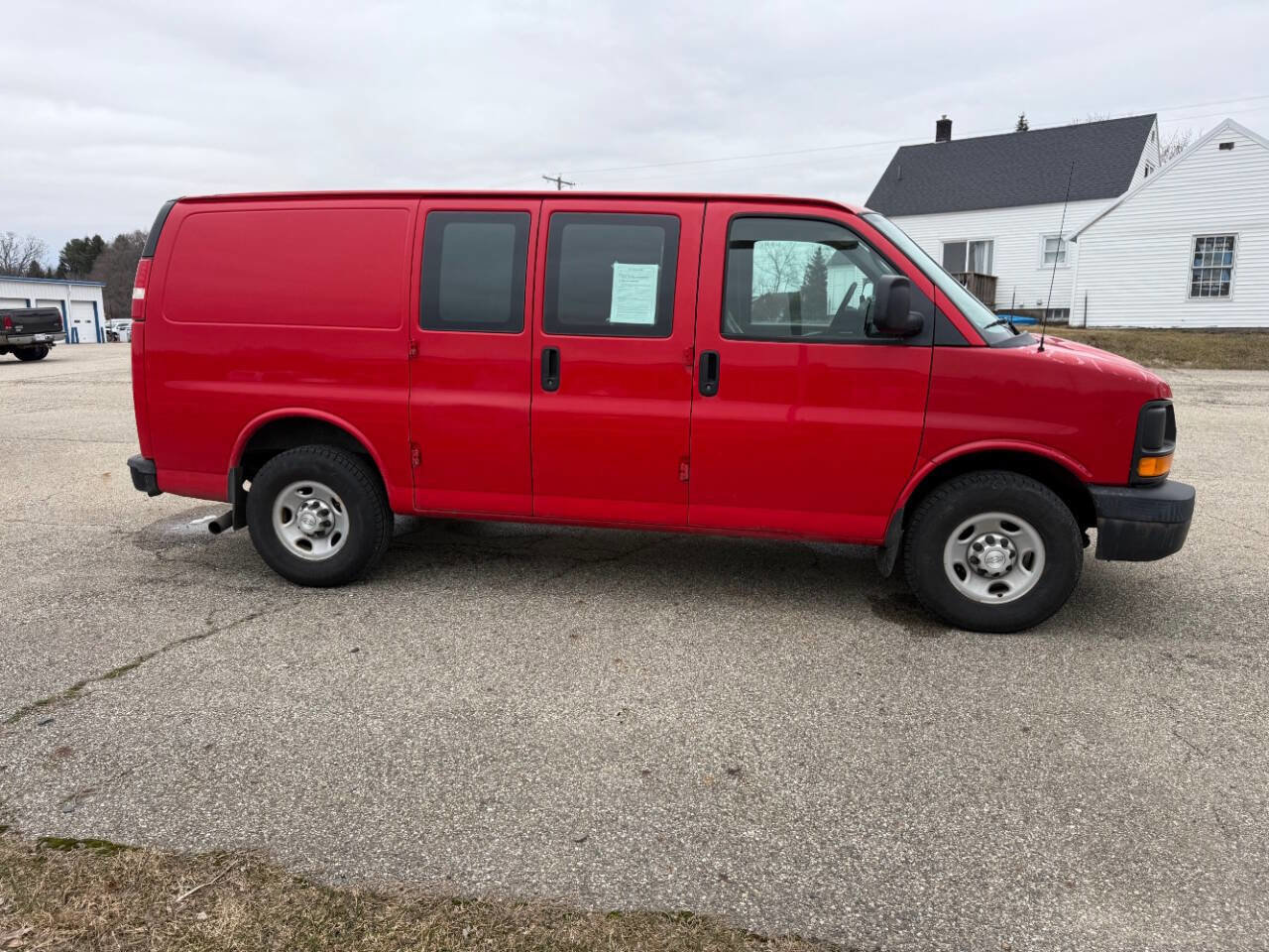 Used 2015 Chevrolet Express 2500 image 4