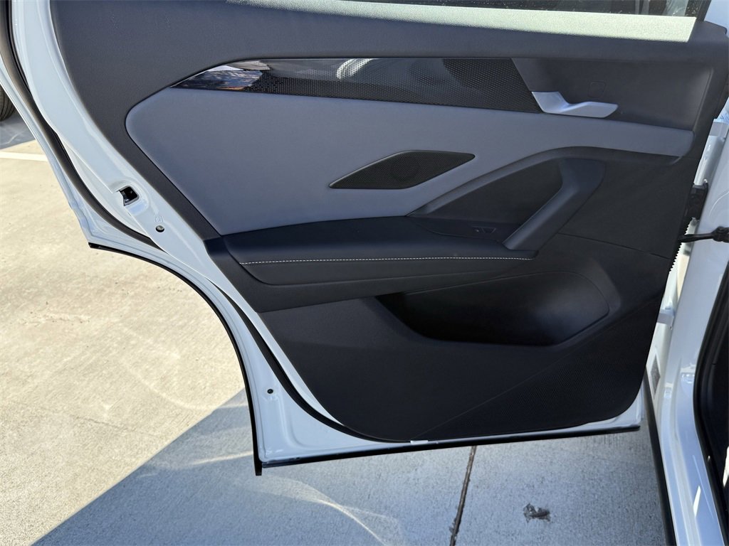 New 2026 Volkswagen Tiguan SE R-Line image 23