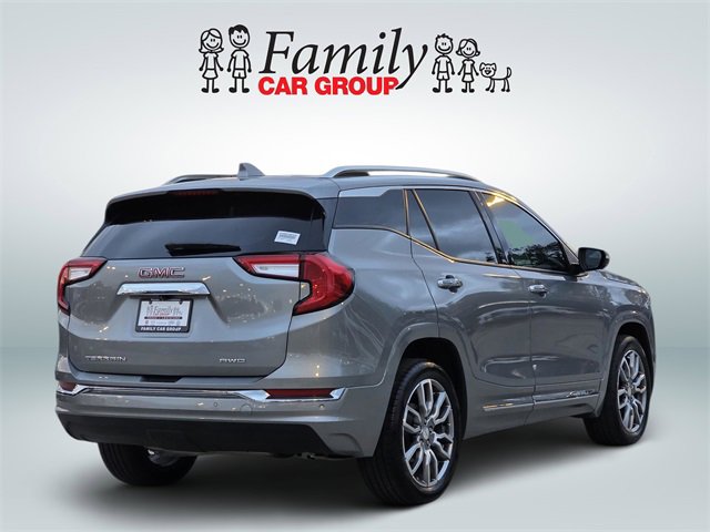 Used 2024 GMC Terrain Denali w/ Denali Premium Package image 4