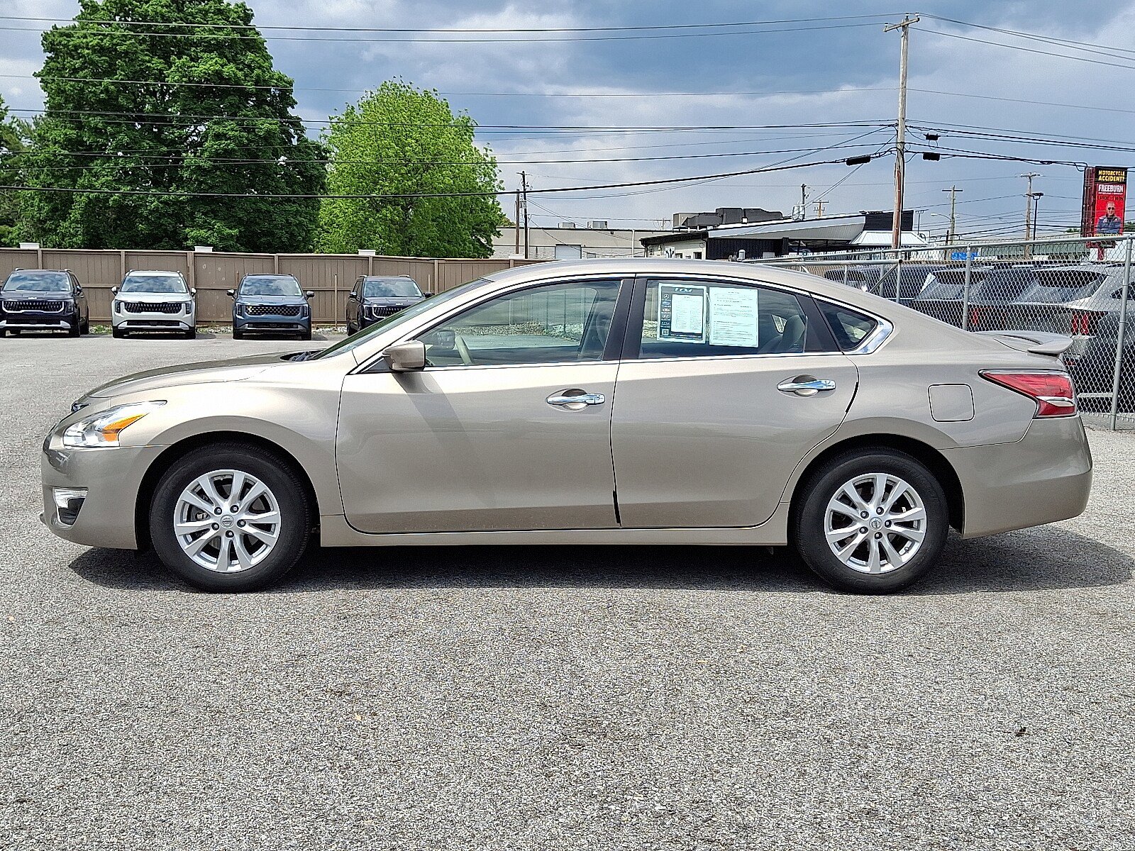 Used 2014 Nissan Altima 2.5 S w/ Sport Value Package FWD image 8