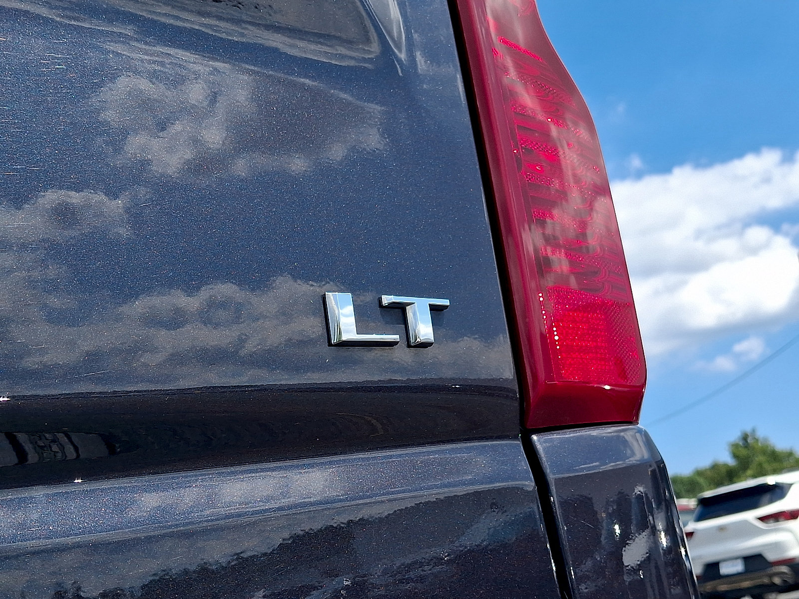 Certified 2023 Chevrolet Silverado 1500 LT AWD/4WD image 30