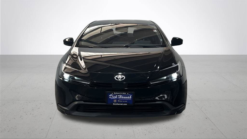 Used 2025 Toyota Prius LE FWD image 4