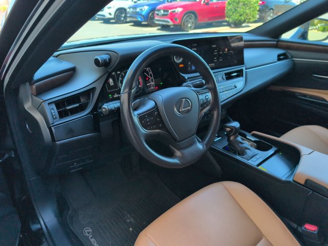 Used 2025 Lexus ES 300h w/ Premium Package FWD image 10
