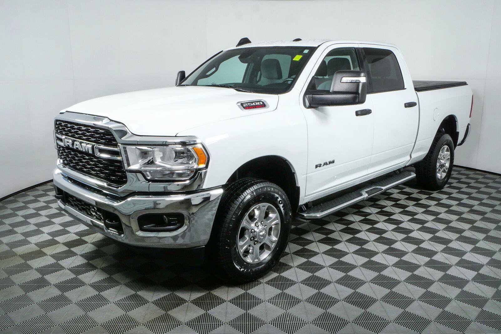 Used 2024 RAM 2500 Big Horn AWD/4WD image 24