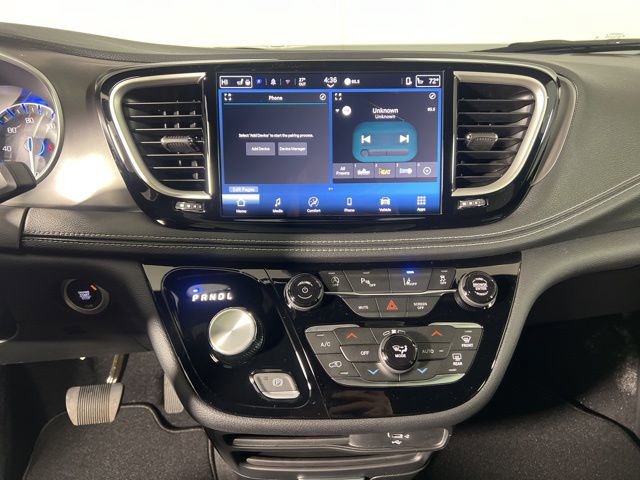 New 2026 Chrysler Pacifica Select FWD image 21