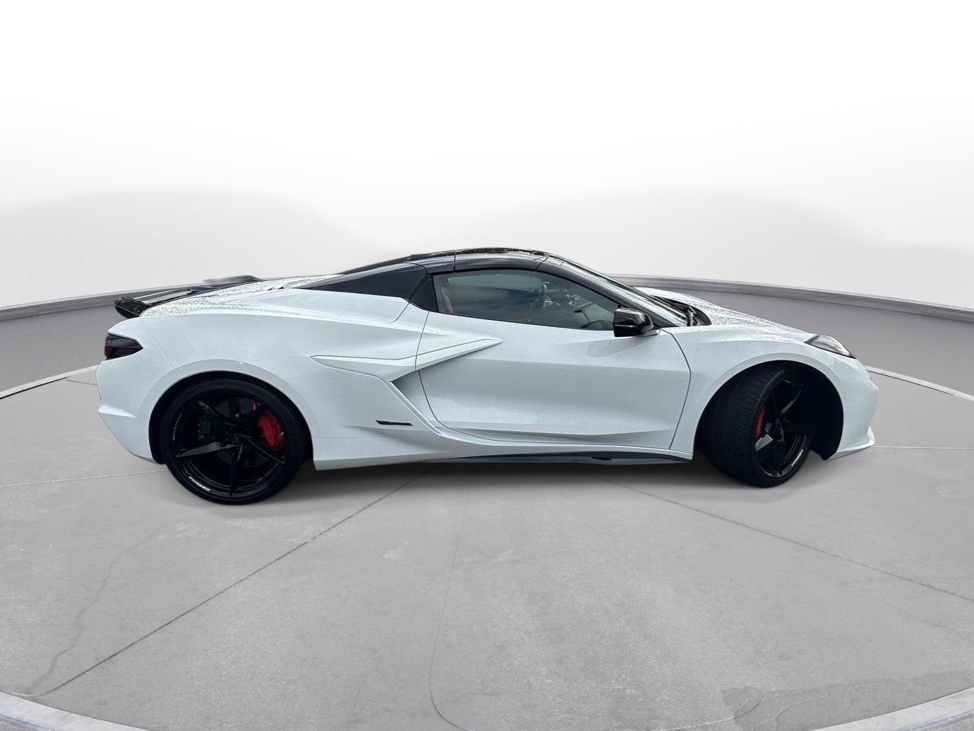Used 2025 Chevrolet Corvette E-Ray AWD/4WD image 5