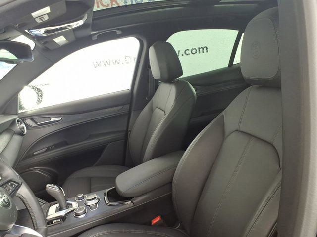 Used 2024 Alfa Romeo Stelvio Sprint AWD/4WD image 17