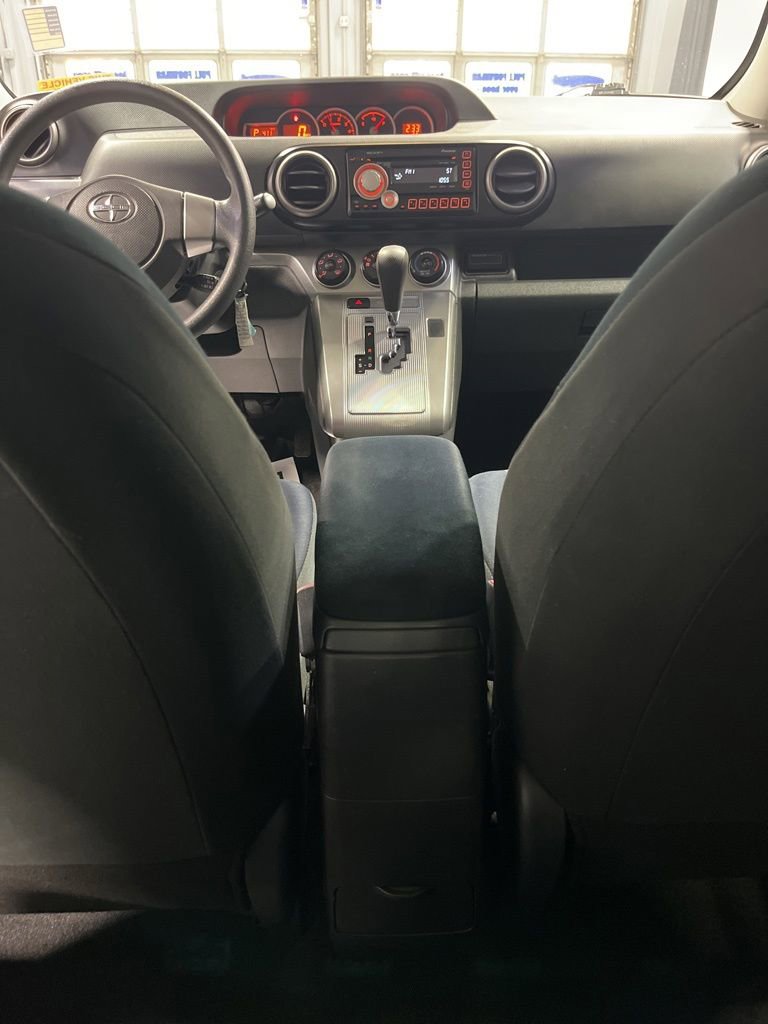 Used 2011 Scion xB FWD image 27