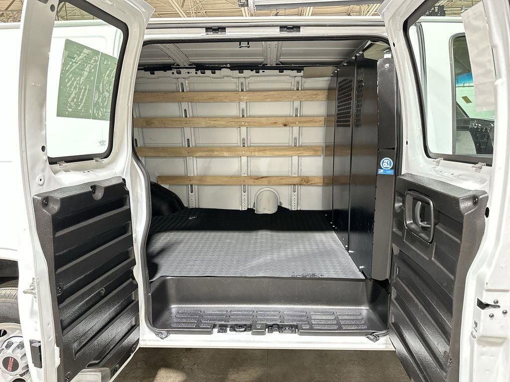 Used 2024 GMC Savana 2500 w/ Driver Convenience Package image 24