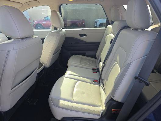 Used 2023 Nissan Pathfinder SL AWD/4WD image 13