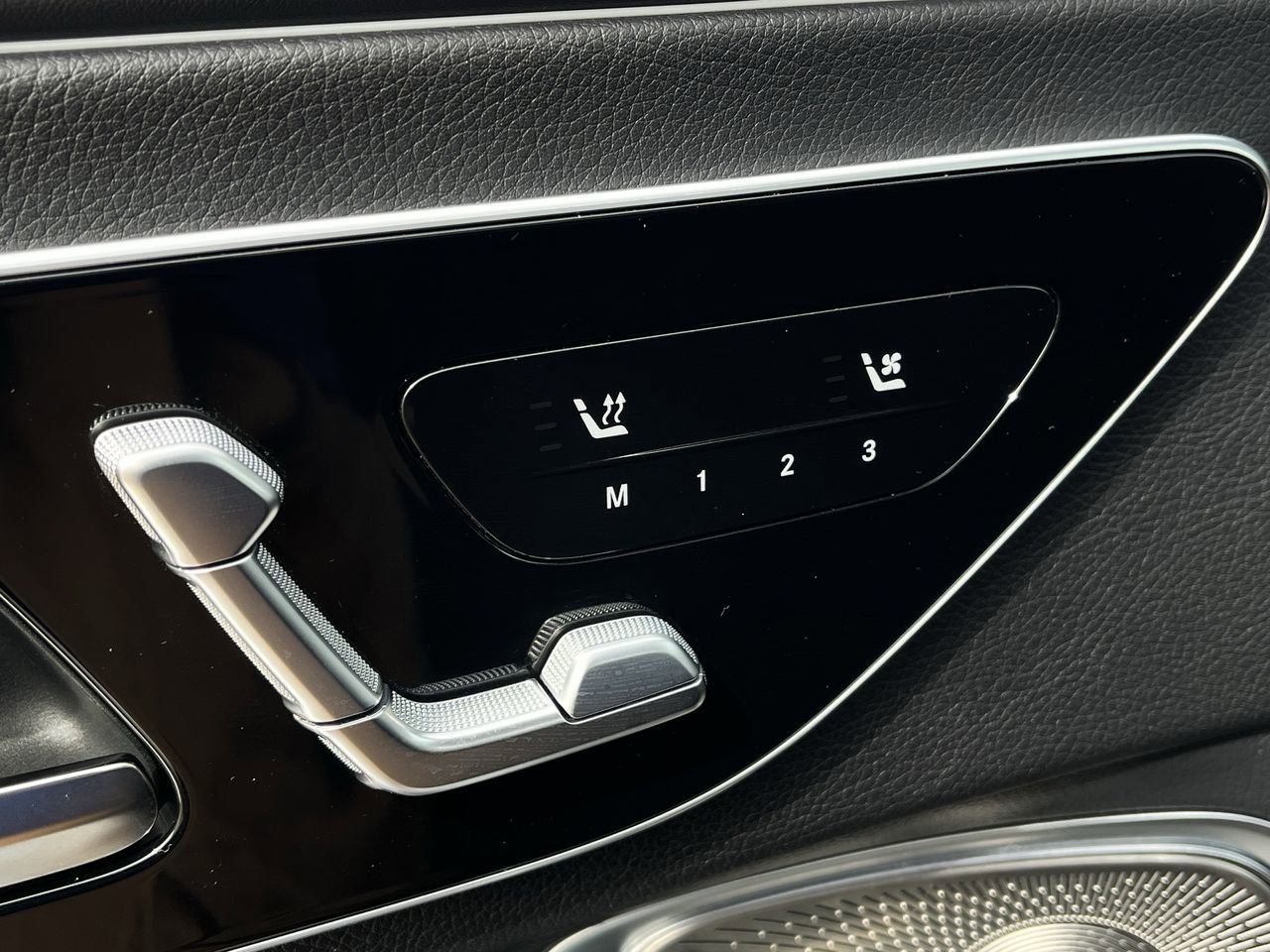 Used 2024 Mercedes-Benz CLE 300 4MATIC Coupe image 24