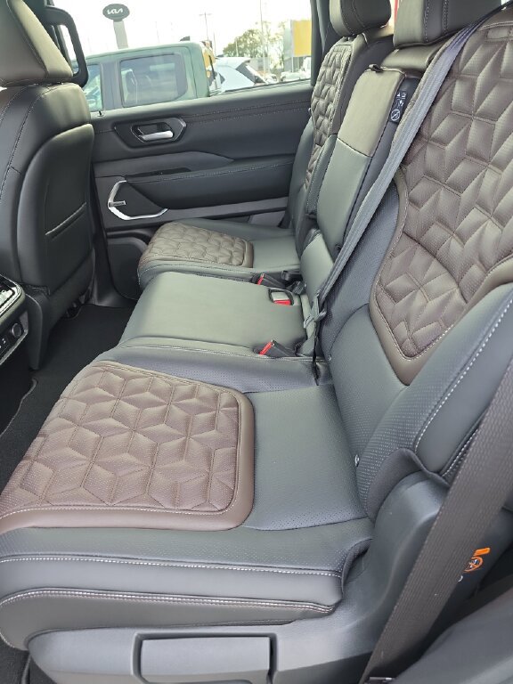New 2026 Nissan Armada Platinum image 4