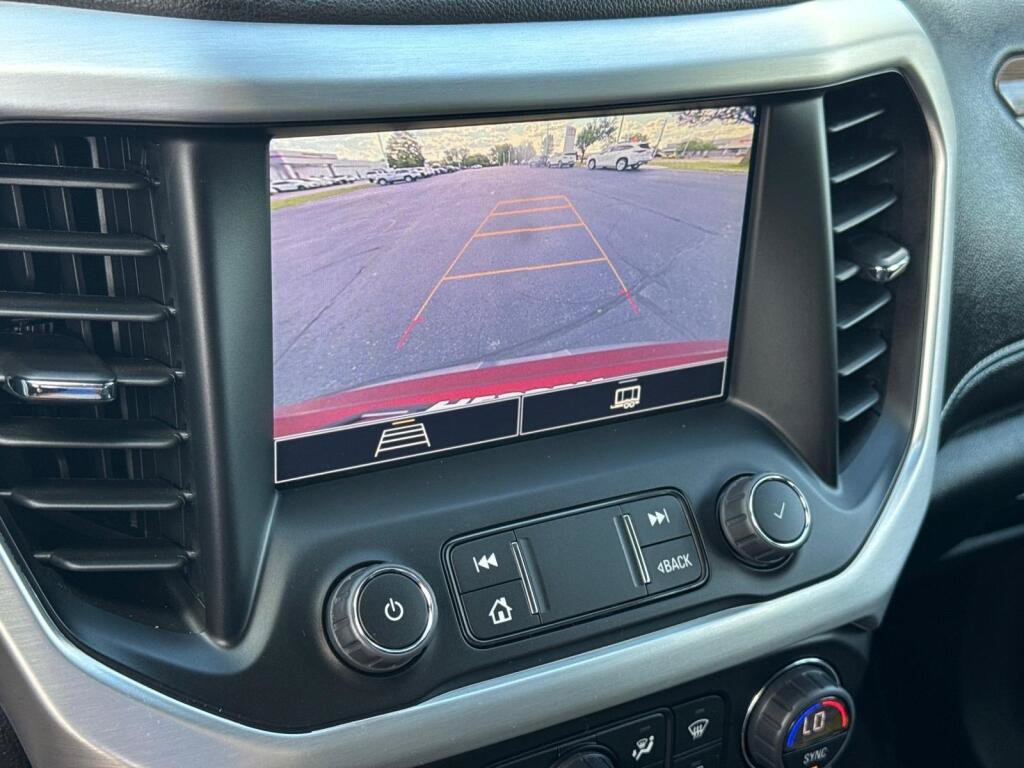 Used 2023 GMC Acadia SLE w/ Driver Convenience Package AWD/4WD image 18