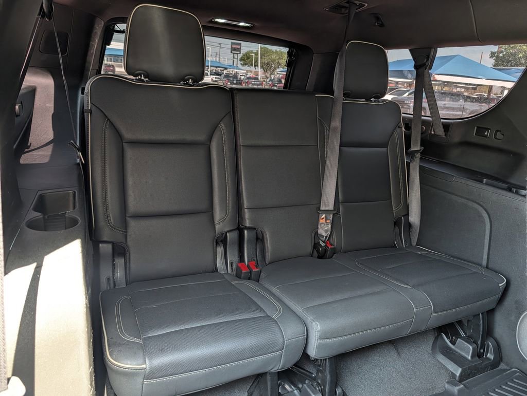 Used 2023 Chevrolet Suburban Premier RWD image 31