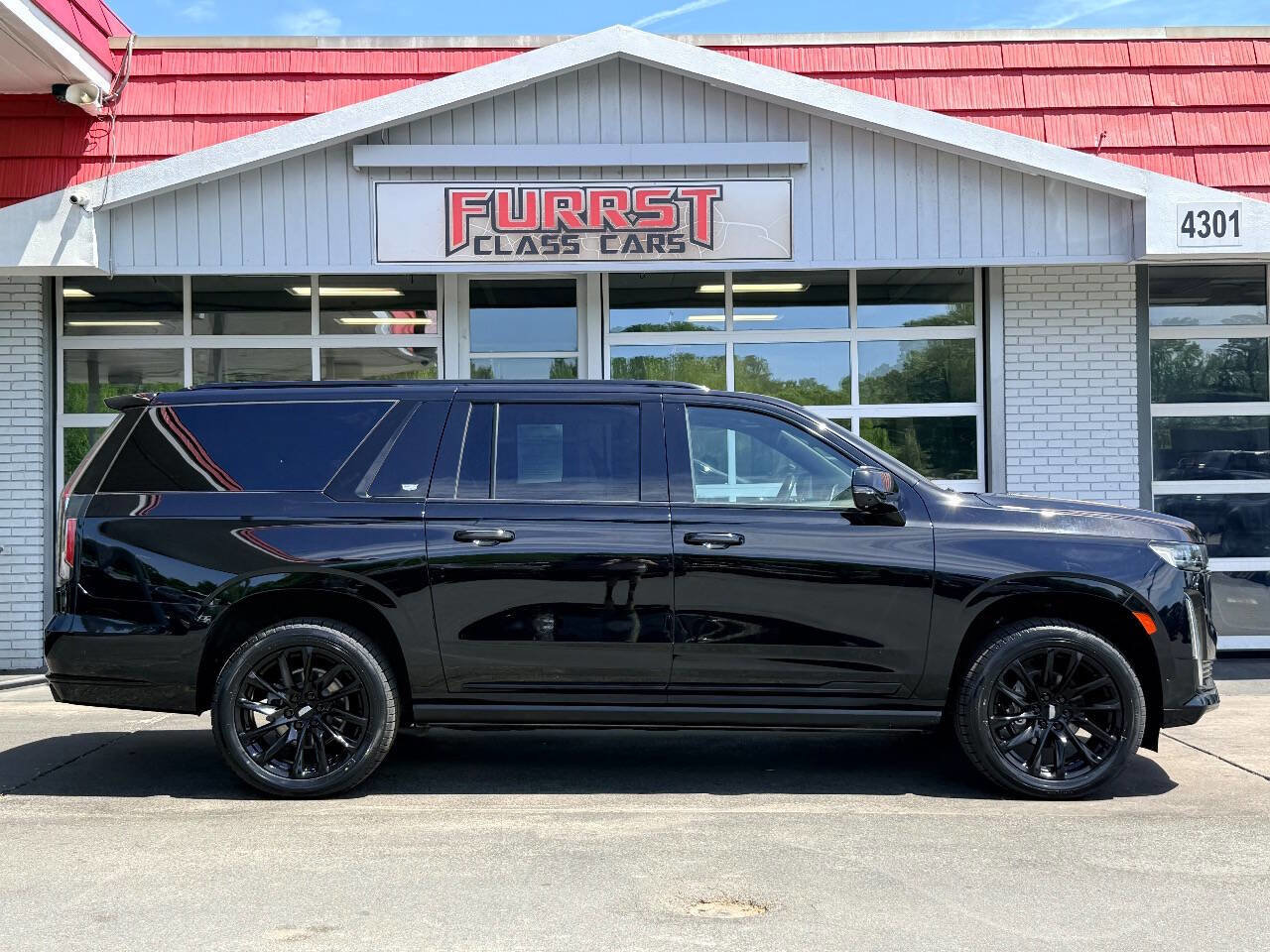Used 2021 Cadillac Escalade ESV Sport w/ Driver Assist Tech Package image 2