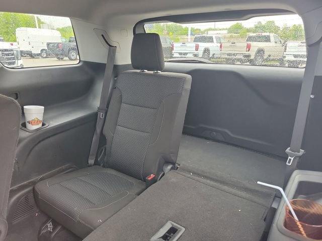 Used 2023 GMC Acadia SLE w/ Driver Convenience Package FWD image 9