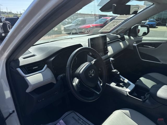Used 2020 Toyota RAV4 Limited FWD image 14