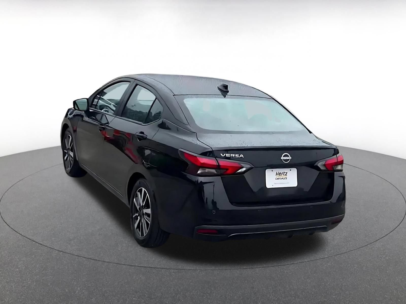 Used 2025 Nissan Versa SV FWD image 9