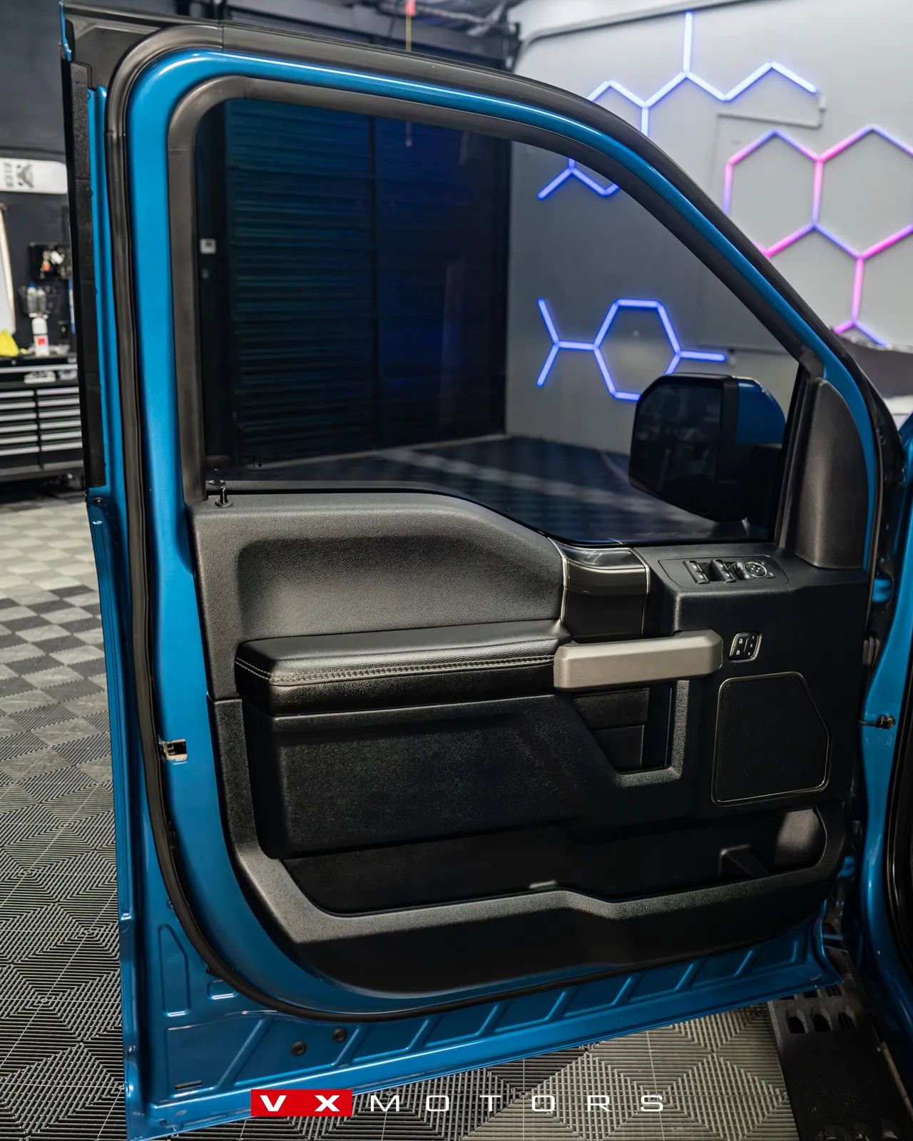 Used 2019 Ford F150 Raptor w/ Equipment Group 802A Luxury image 9