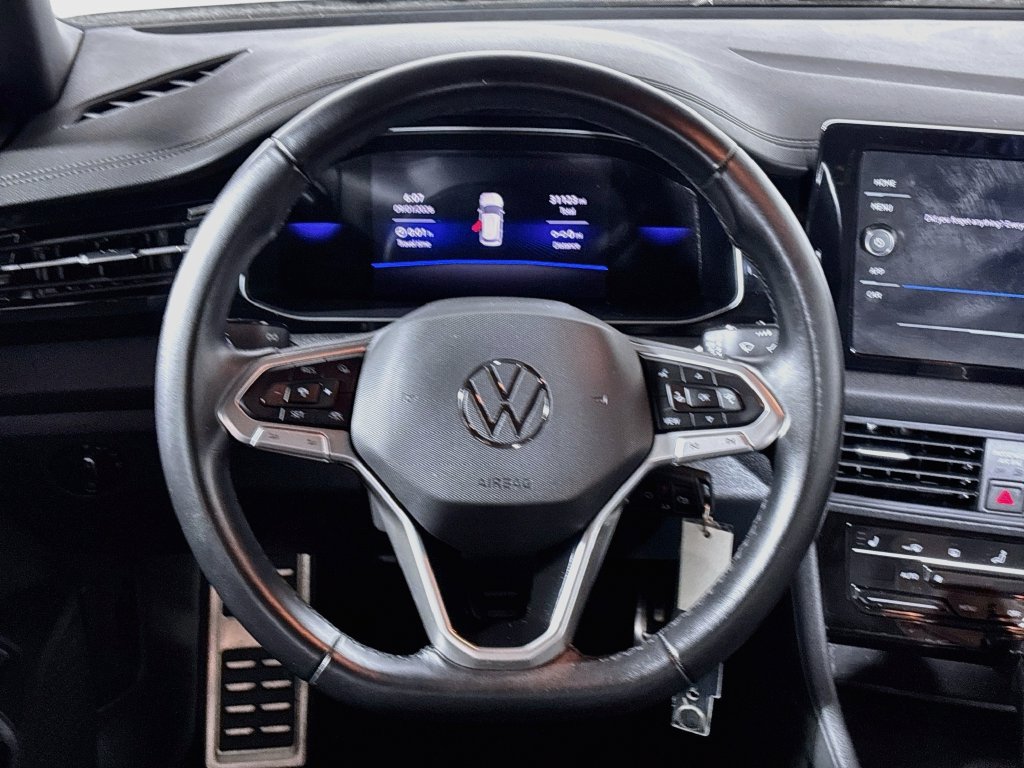 Certified 2025 Volkswagen Jetta Sport FWD image 14