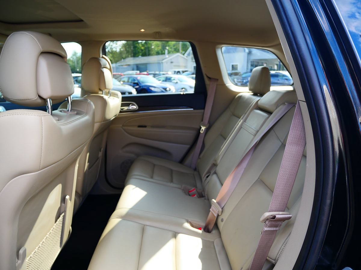 Used 2018 Jeep Grand Cherokee Limited AWD/4WD image 23