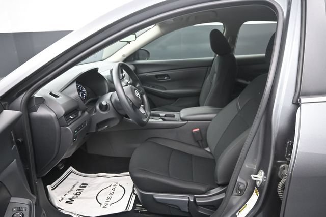 Used 2025 Nissan Sentra S w/ Lighting Package FWD image 10