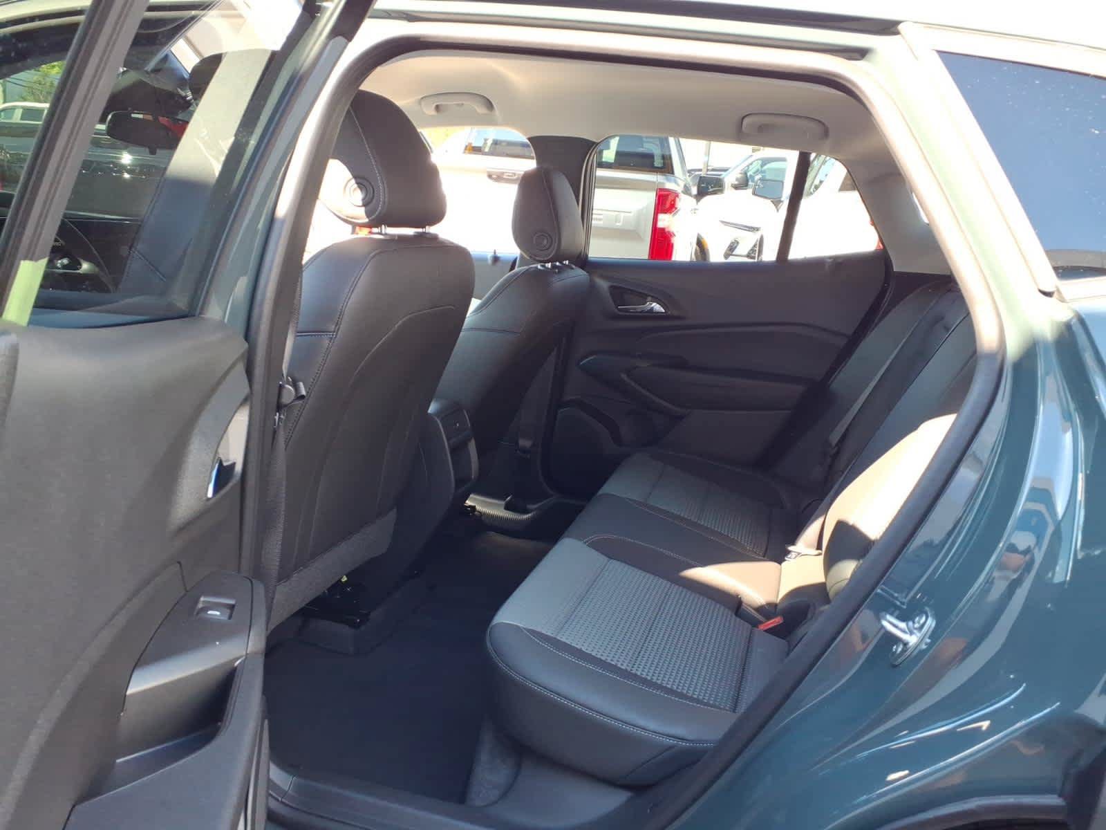 Used 2026 Chevrolet Trax LT FWD image 17