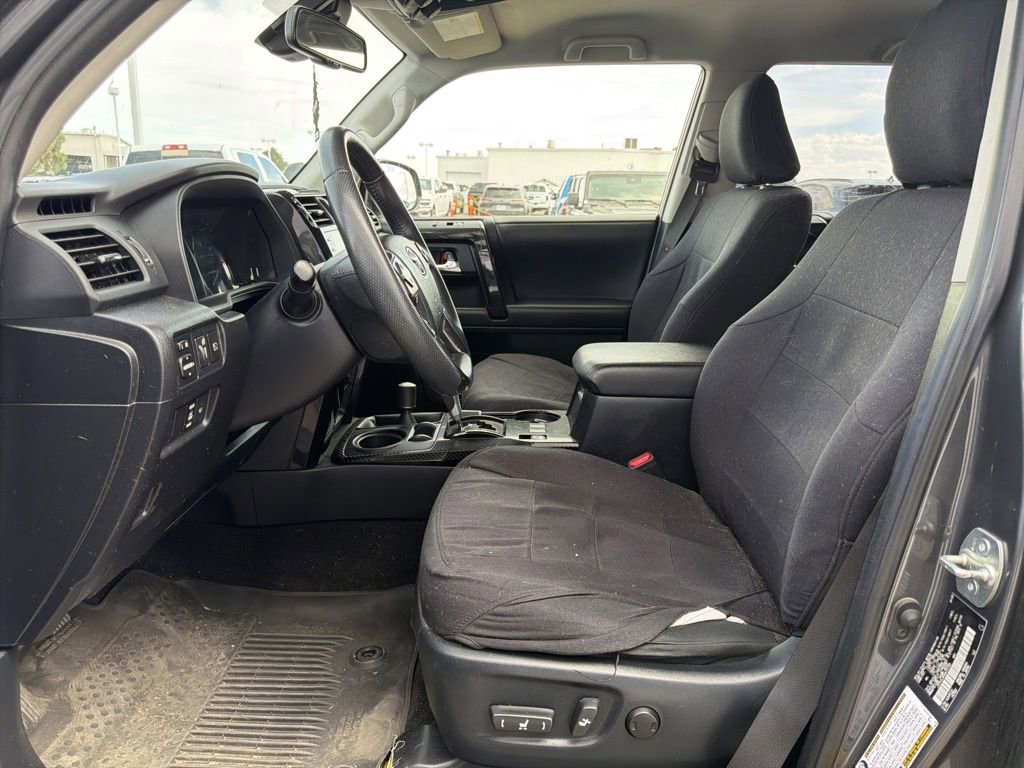 Used 2022 Toyota 4Runner TRD Off-Road image 2