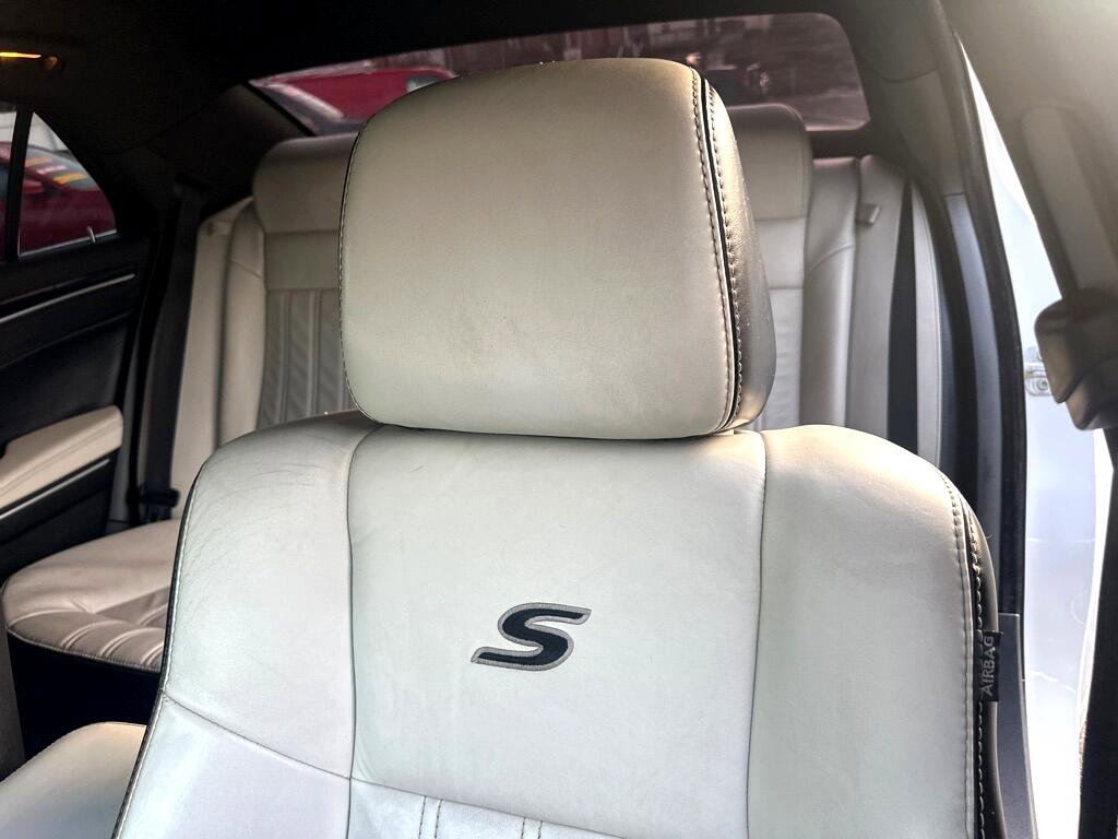 Used 2017 Chrysler 300 S image 11
