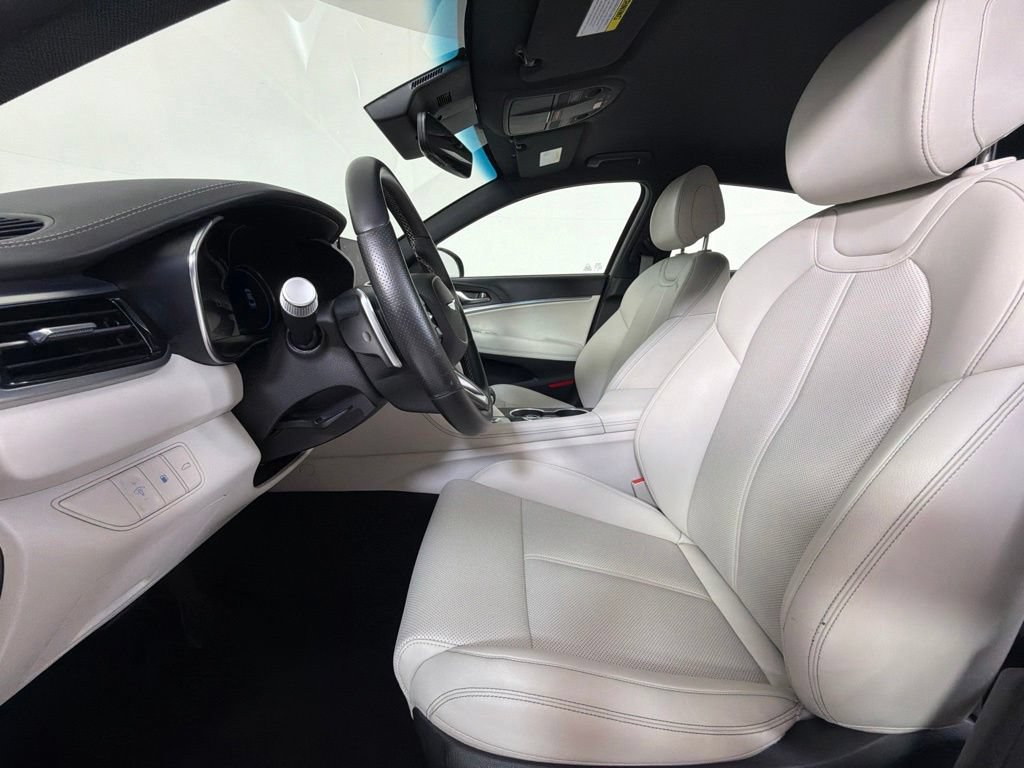 Used 2025 Genesis G70 2.5T RWD image 26