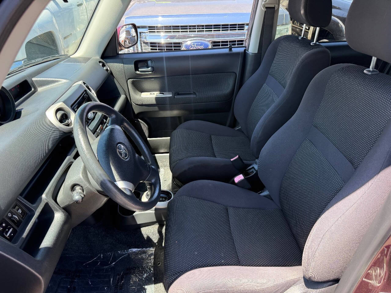 Used 2005 Scion xB FWD image 12