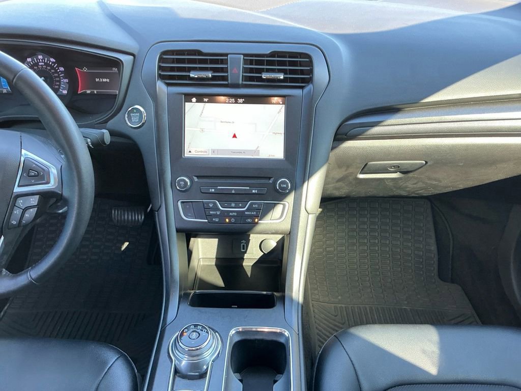 Used 2018 Ford Fusion SE w/ Equipment Group 201A image 20