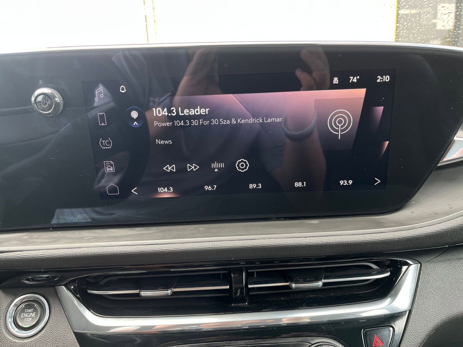 Used 2025 Buick Envista Sport Touring image 17