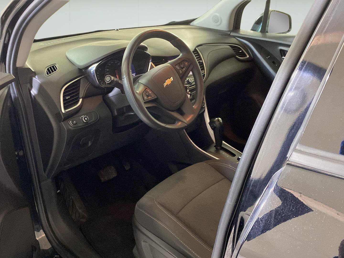 Certified 2020 Chevrolet Trax LS w/ Tint and Cruise Package FWD image 23