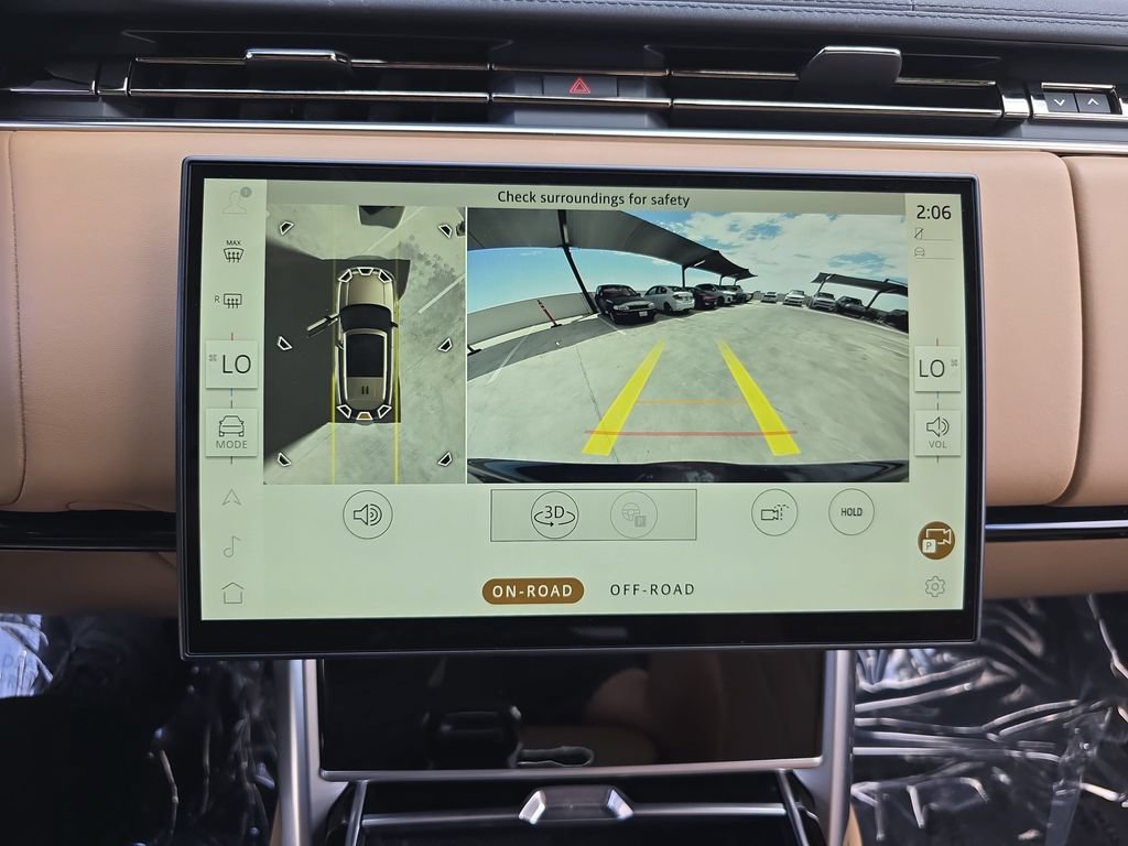 Certified 2025 Land Rover Range Rover Long Wheelbase SE AWD/4WD image 25