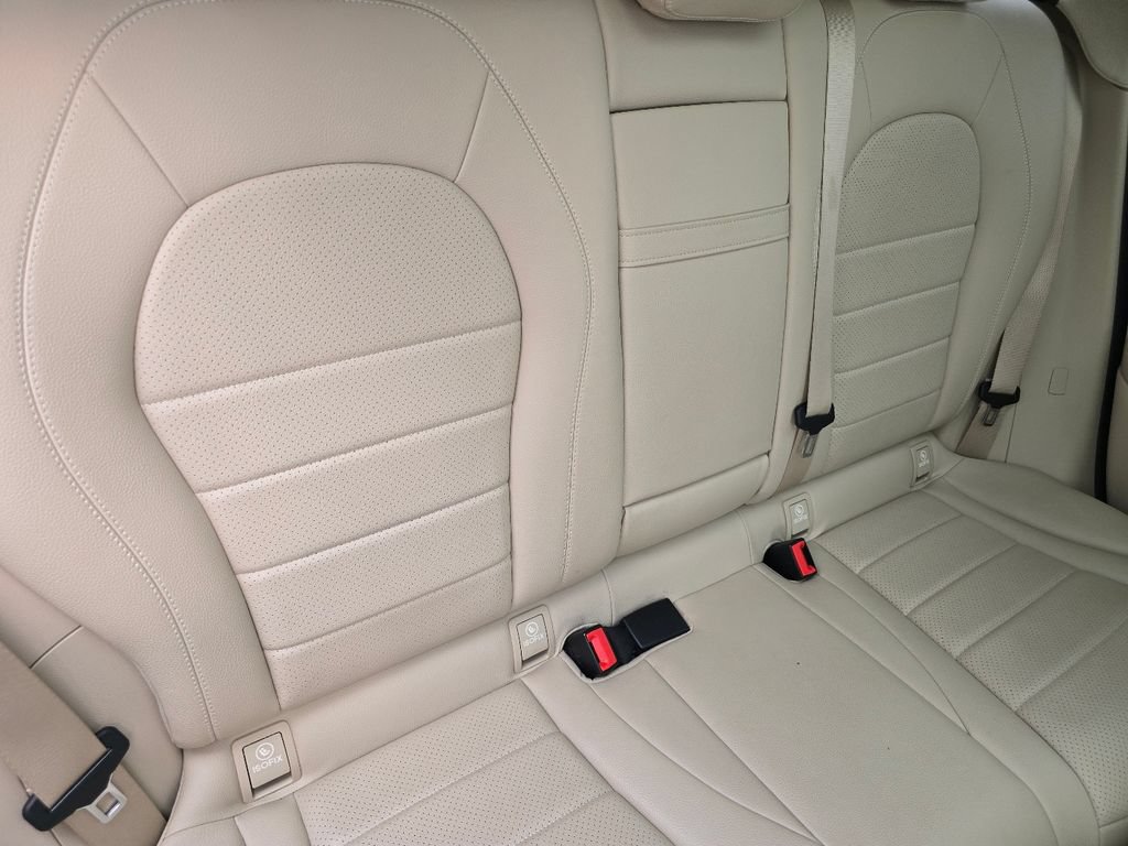 Used 2021 Mercedes-Benz GLC 300 4MATIC image 23