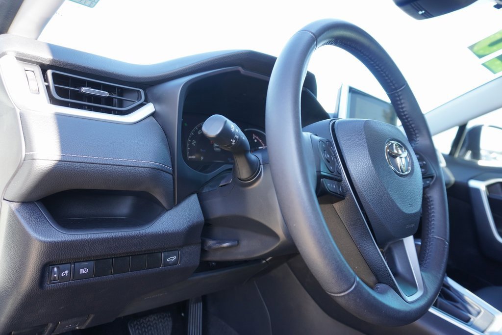 Used 2023 Toyota RAV4 XLE Premium image 12