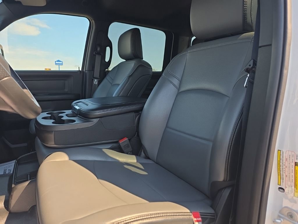 Used 2025 RAM 2500 Tradesman w/ Chrome Appearance Group image 15