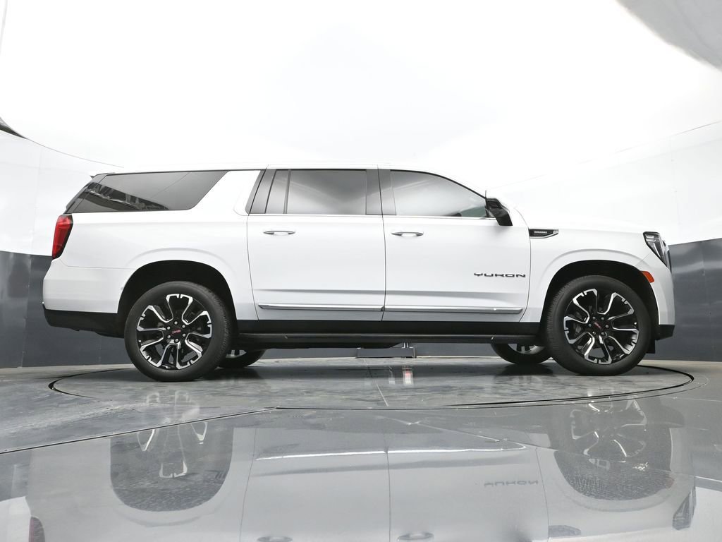 Used 2023 GMC Yukon XL SLT w/ SLT Luxury Package AWD/4WD image 49