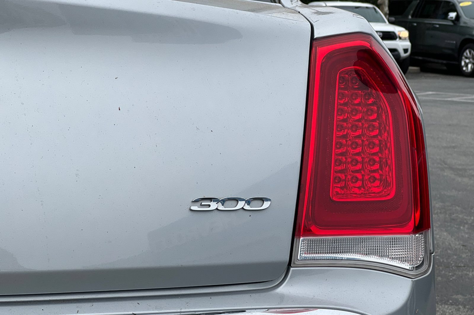 Used 2019 Chrysler 300 Touring RWD image 25