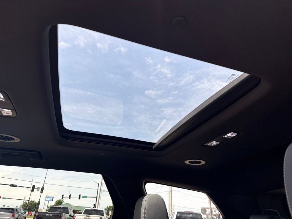 Used 2023 Buick Enclave Essence w/ Experience Buick Package FWD image 19