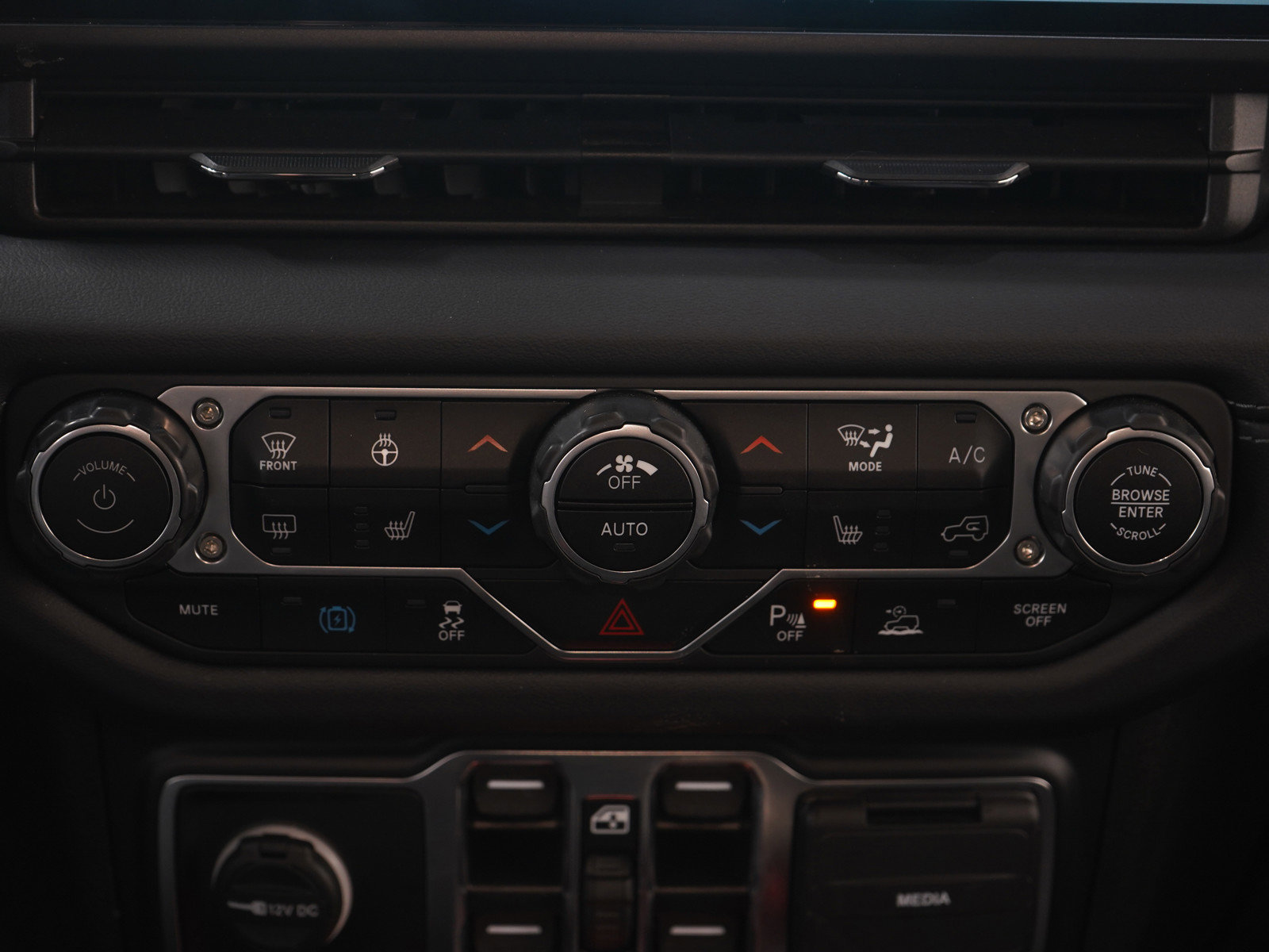 Used 2024 Jeep Wrangler High Altitude image 18