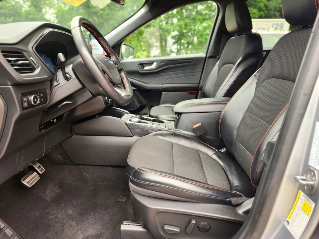 Used 2023 Ford Escape ST-Line Select AWD/4WD image 18