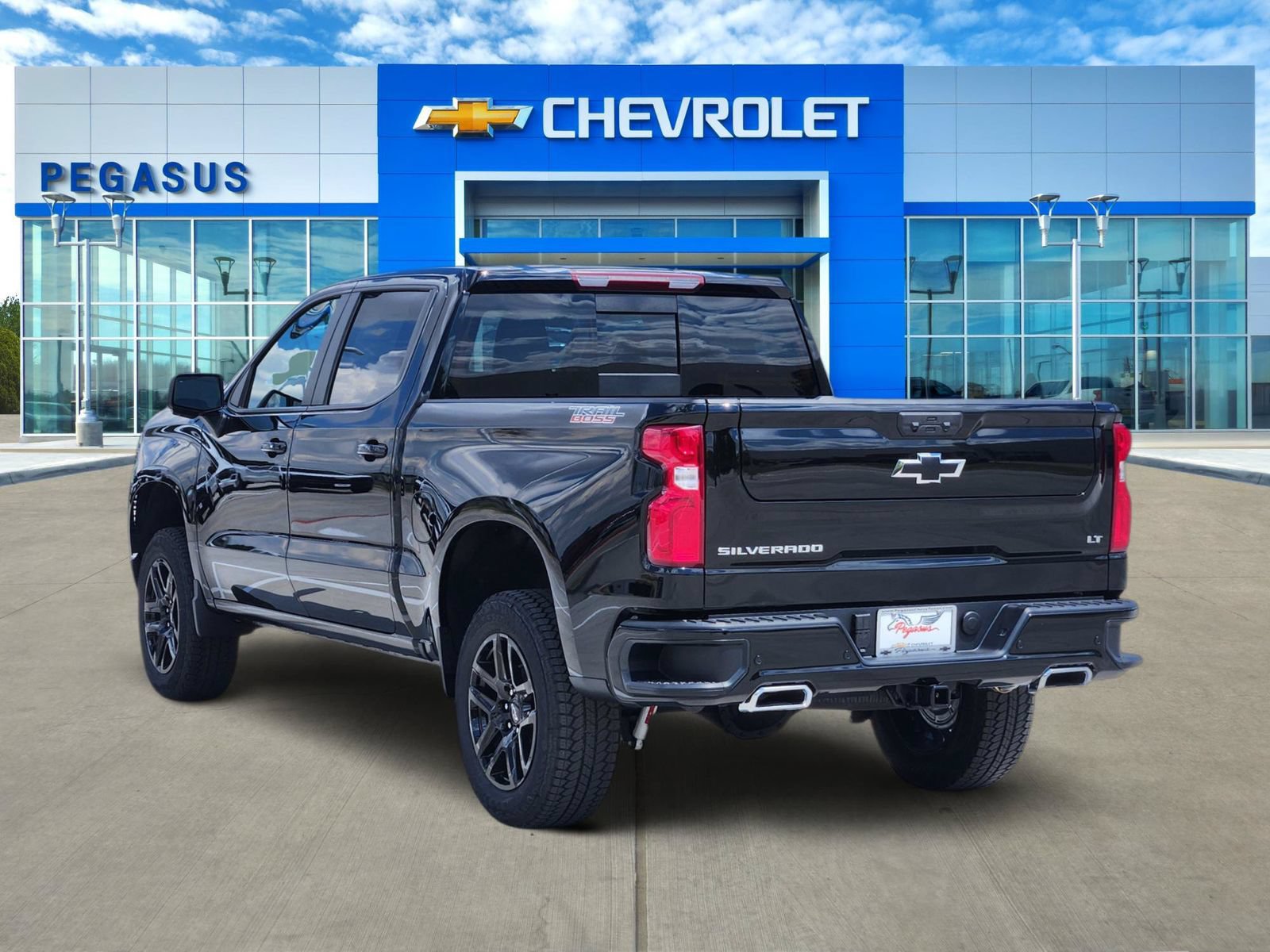 New 2026 Chevrolet Silverado 1500 LT Trail Boss w/ LT Trail Boss Premium Package AWD/4WD image 4