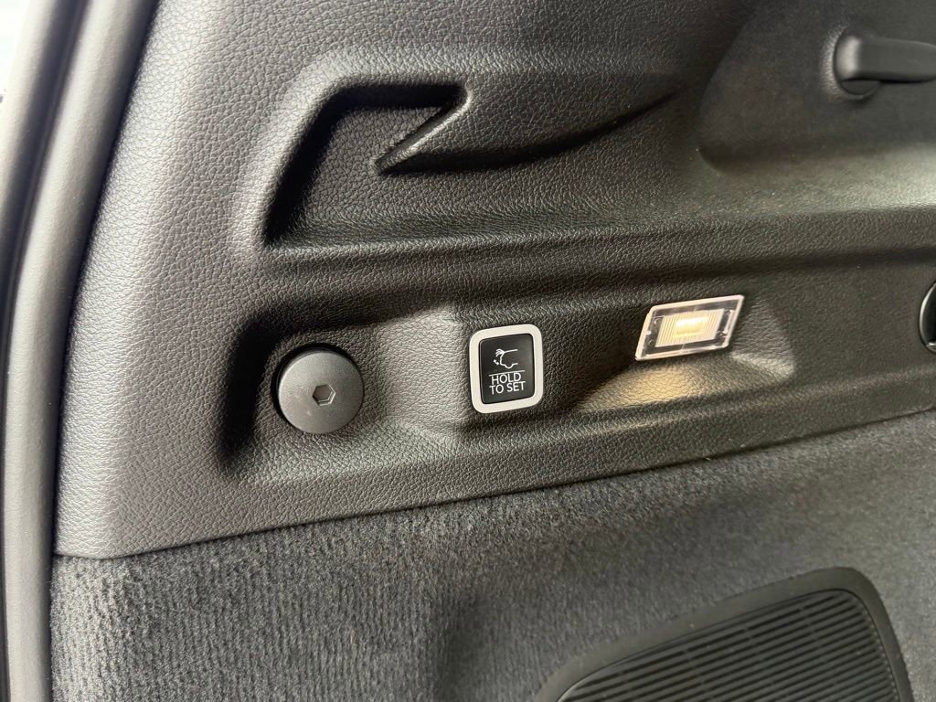 Used 2024 Jeep Grand Cherokee L Summit AWD/4WD image 6