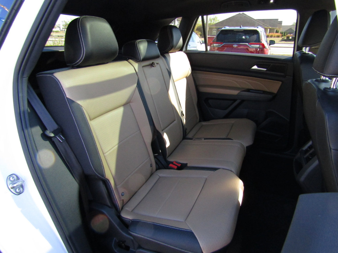 Used 2021 Volkswagen Atlas Cross Sport SE w/ Panoramic Sunroof Package image 27