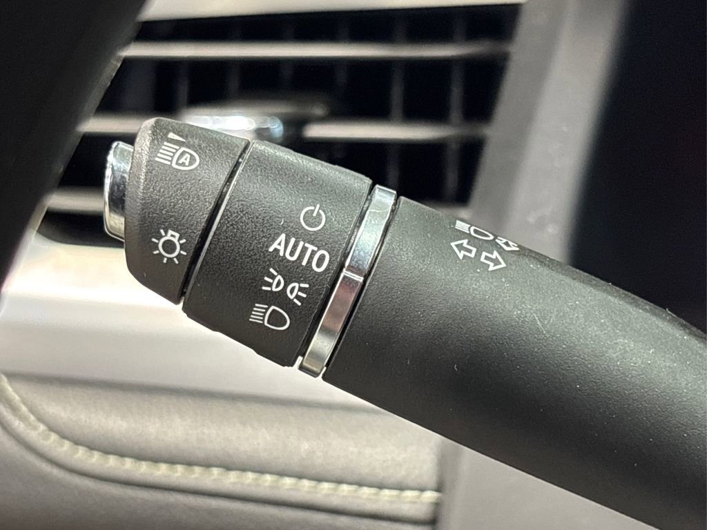 Used 2021 GMC Acadia SLE w/ Driver Convenience Package AWD/4WD image 25