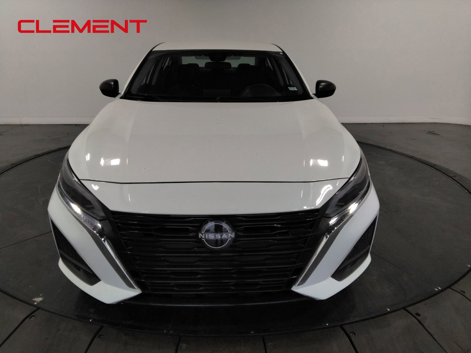 Used 2025 Nissan Altima 2.5 SV FWD image 3